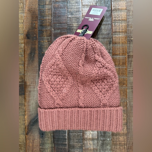 NWT ANGELA AND WILLIAM SHERPA LINING BEANIE - Picture 6 of 7